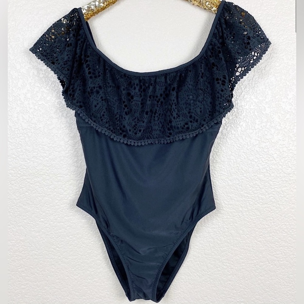Shade & Shore Ruffle One Piece Off Shoulder Swimsuit Black Size Small